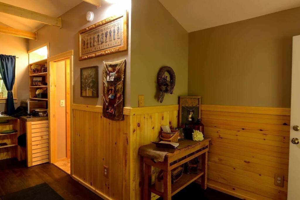 Вилла Foxtail Orchards - The Fox Den Tazewell Экстерьер фото